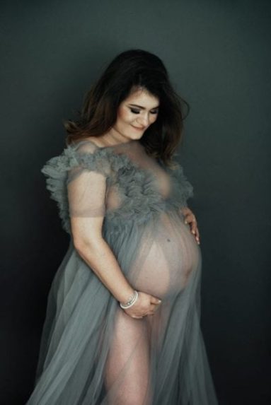 Toronto Boudoir Photography by Dream Boudoir Toronto | Female Photographer Alishba | Fine art maternity boudoir
