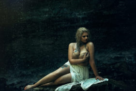 Toronto Boudoir Photography by Dream Boudoir Toronto | Female Photographer Alishba | Outdoor waterfall boudoir beach curvy